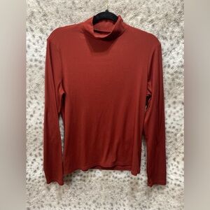 NO BOUNDARIES RIBBED TURTLE NECK